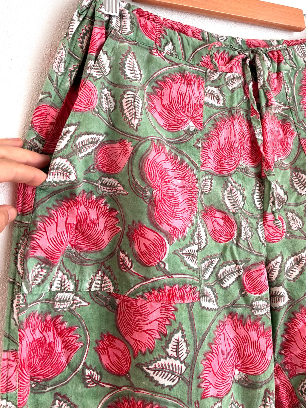 Pax Philomena Francis Floral 100% Cotton Lounge Pants (M) — image 6 of 8